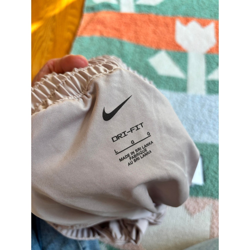Nike Women High Rise Smocked Running Shorts Mauve Taupe Size Large - Picture 7 of 7